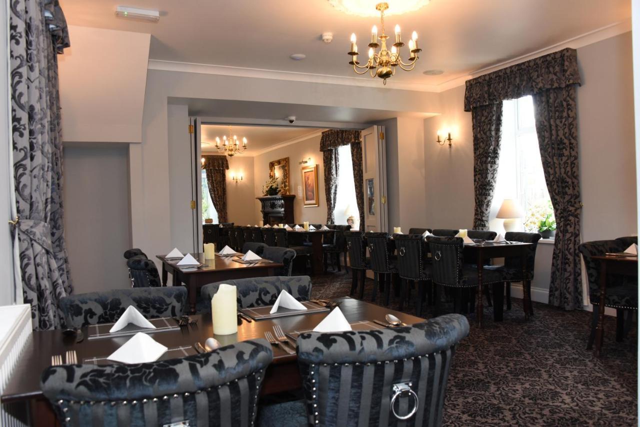 The Llanelwedd Arms Hotel Билт Уелс Екстериор снимка